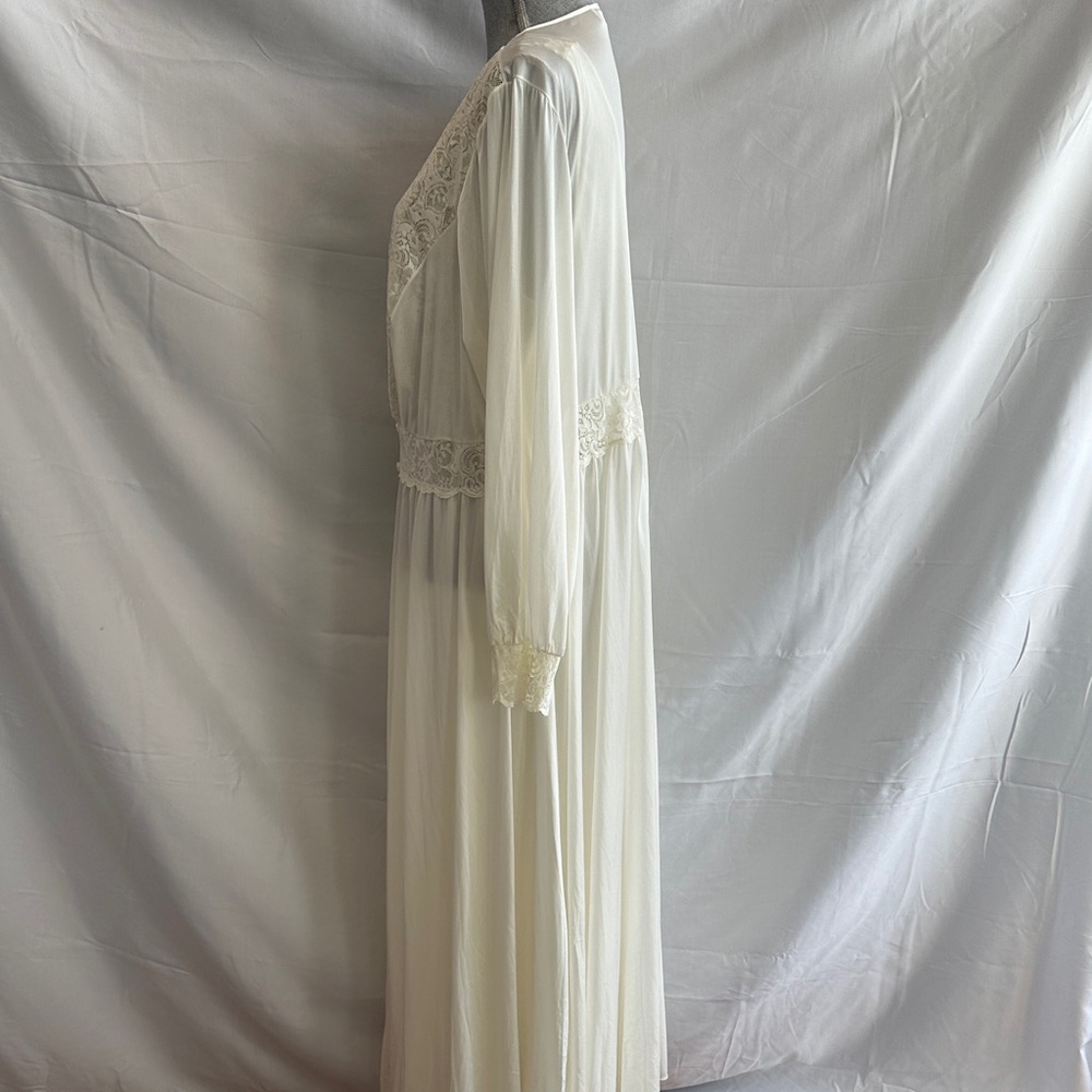 Shadowline Peignoir Ivory Lace Trimmed Gown and Robe - Picture 6 of 11